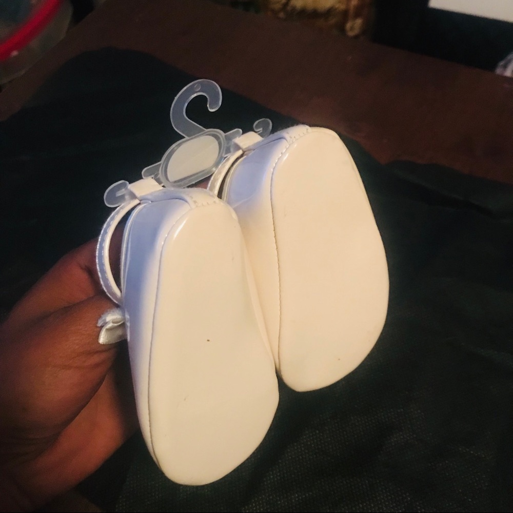 All white dress shoes - Picture 2 of 5